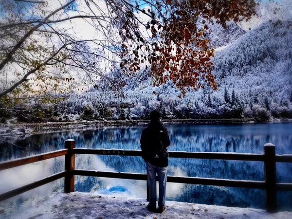Boardwalk protecting Five Flower Lake ecosystem