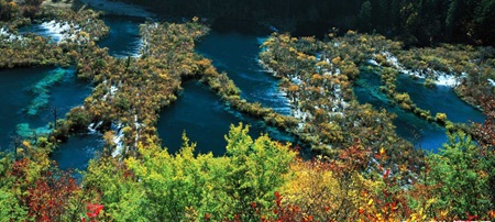 Best visiting time and autumn colors in Shuzheng Valley
